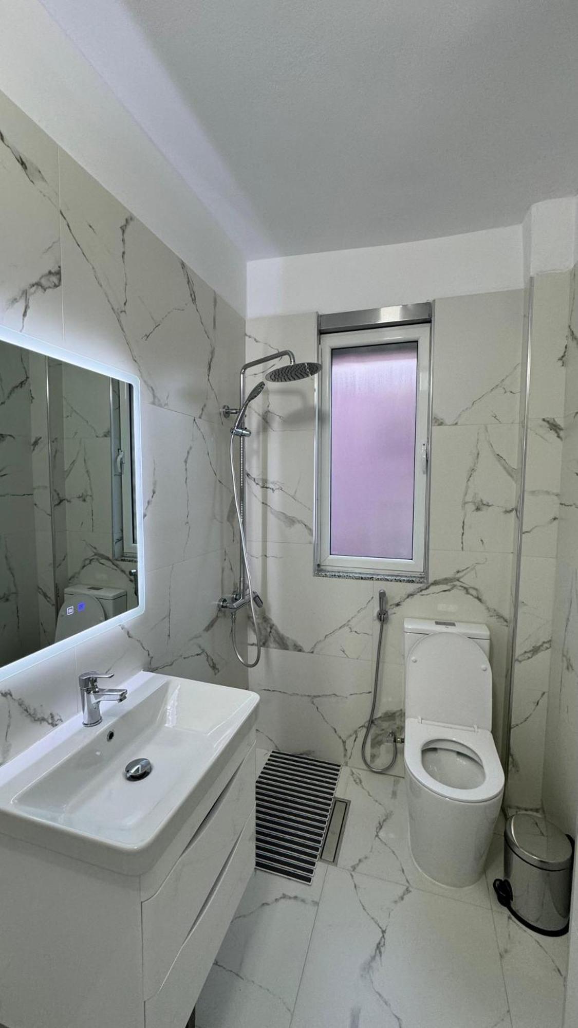 טיראנה Charming Comfort Apartment מראה חיצוני תמונה