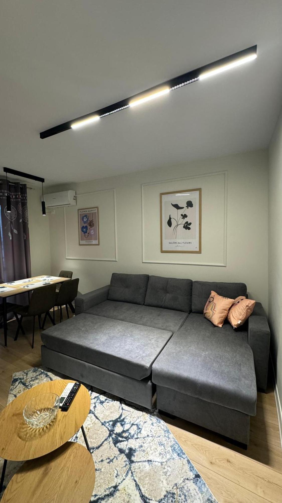 טיראנה Charming Comfort Apartment מראה חיצוני תמונה