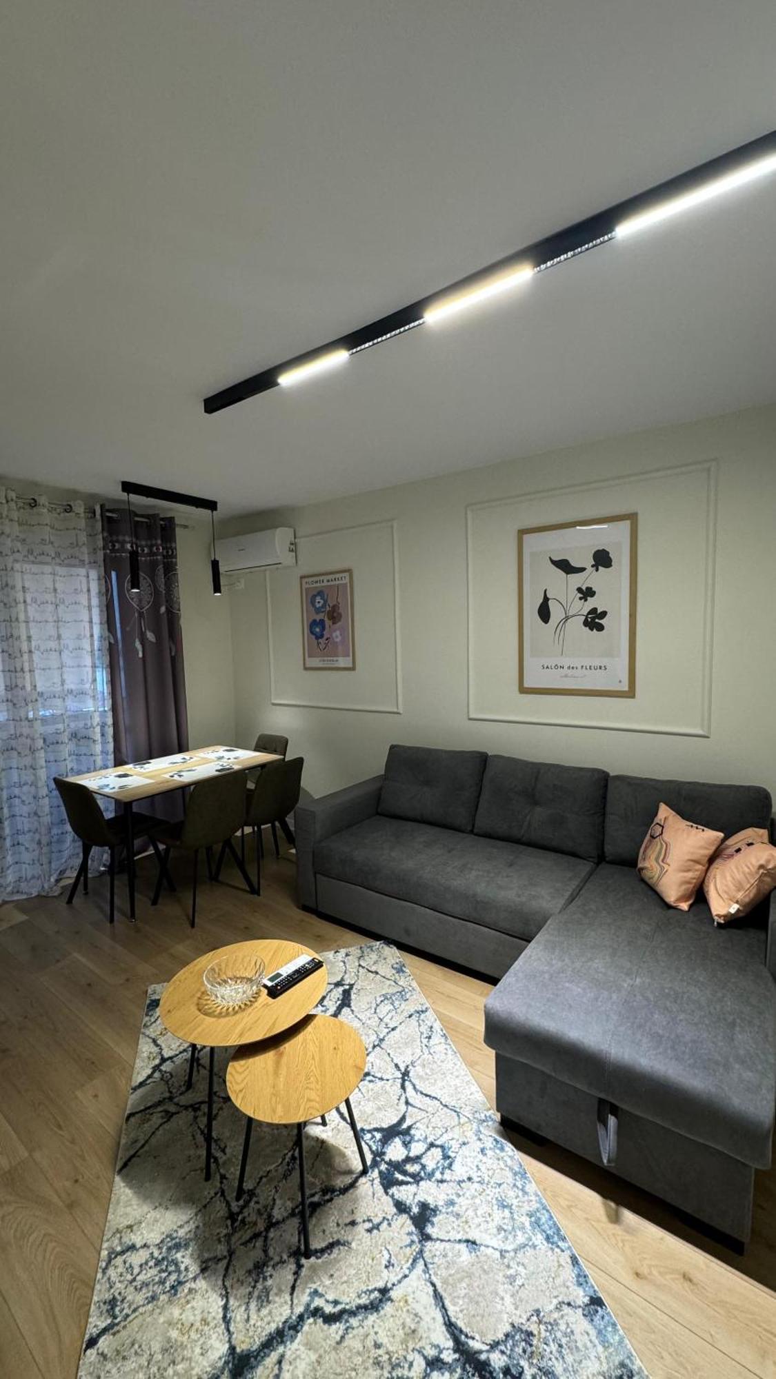 טיראנה Charming Comfort Apartment מראה חיצוני תמונה