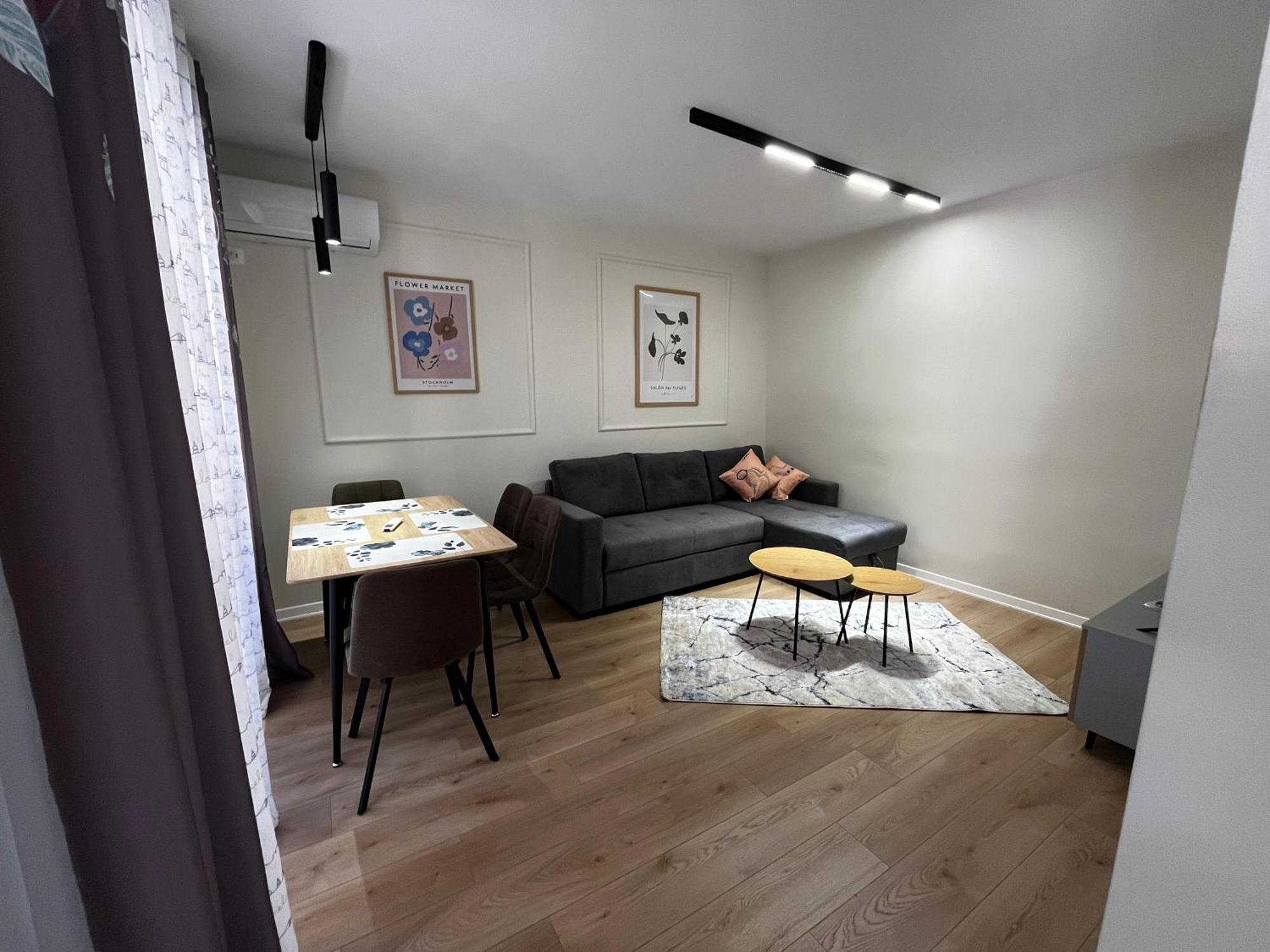 טיראנה Charming Comfort Apartment מראה חיצוני תמונה