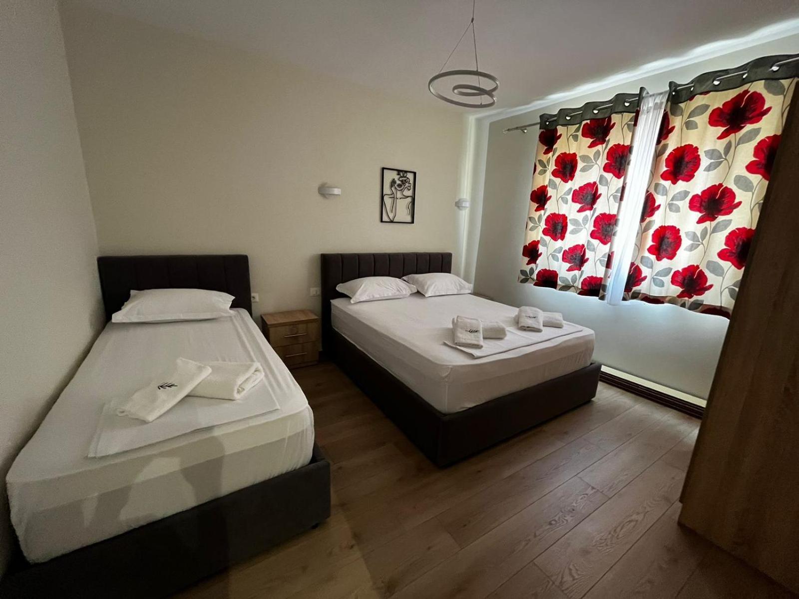 טיראנה Charming Comfort Apartment מראה חיצוני תמונה